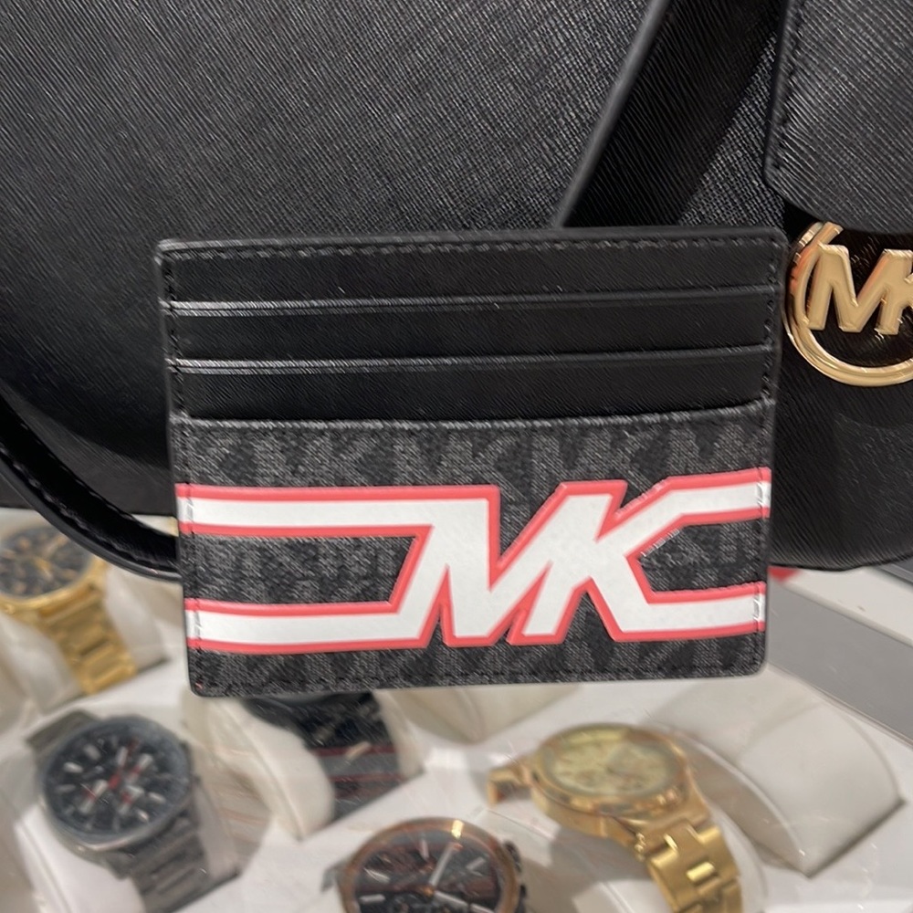 MICHAEL KORS MENS
Cooper Graphic Logo Tall Card Case
Style# 36S3LCOD2B
PINK 
NWT - Picture 3 of 16